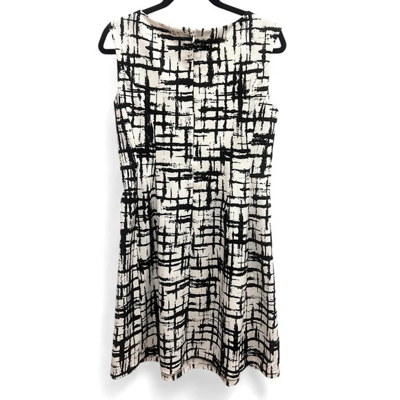 Black Label by Evan Picone Black & White Pleated Fit & Flare Dress Size 8 - Picture 2 of 13